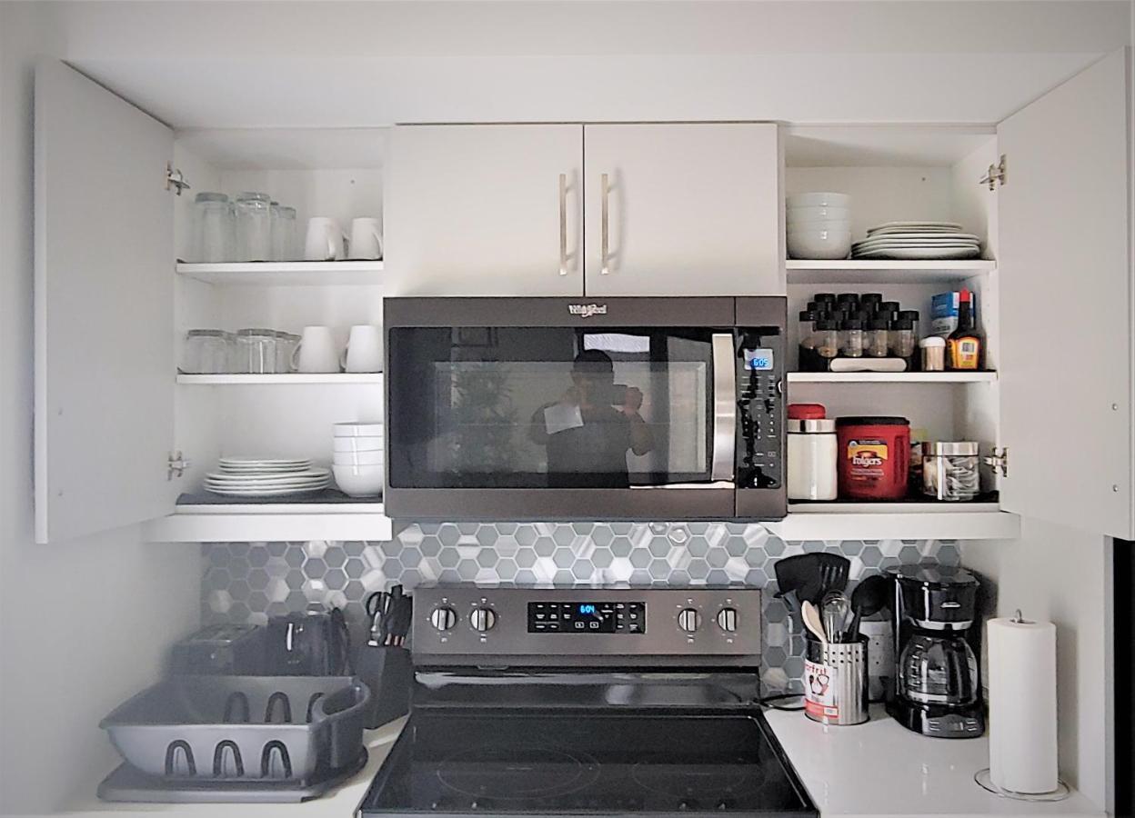 Serene 2 Bedroom Condo With Balcony And Lakeview Winnipeg Bagian luar foto