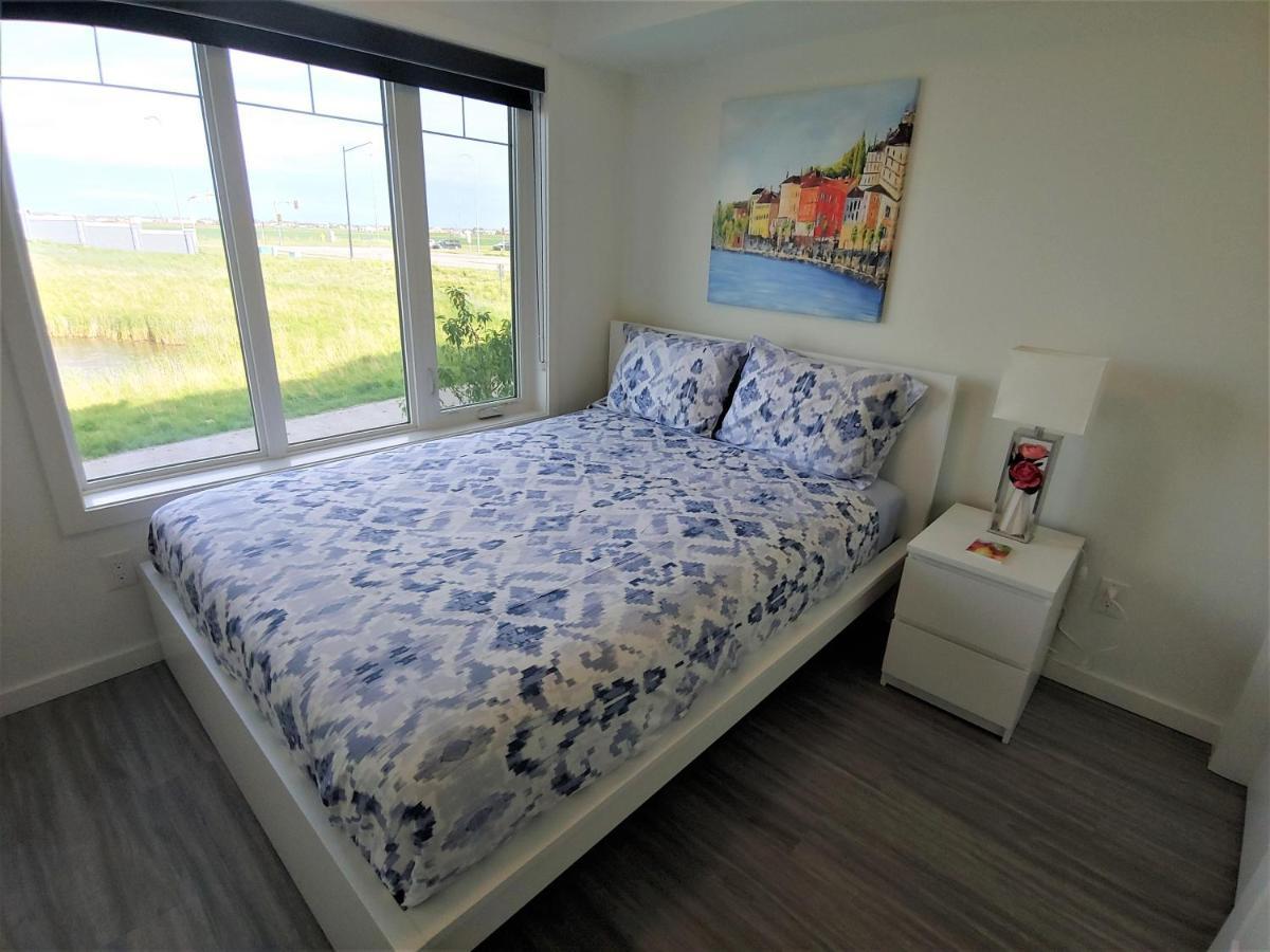 Serene 2 Bedroom Condo With Balcony And Lakeview Winnipeg Bagian luar foto